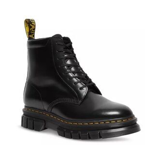 - NWOT Dr Martens Rikard 81 Men’s size 8 and Women’s size 9.